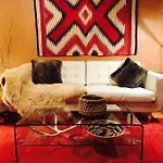Romantic Amor~ Great Location, Park View, Historic East Side