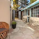 Romantic Amor~ Great Location, Park View, Historic East Side
