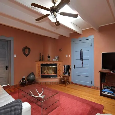 Apartamento Romantic Amor~ Great Location, Park View, Historic East Side *