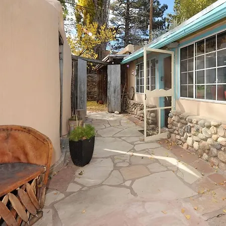 Romantic Amor~ Great Location, Park View, Historic East Side Apartamento
