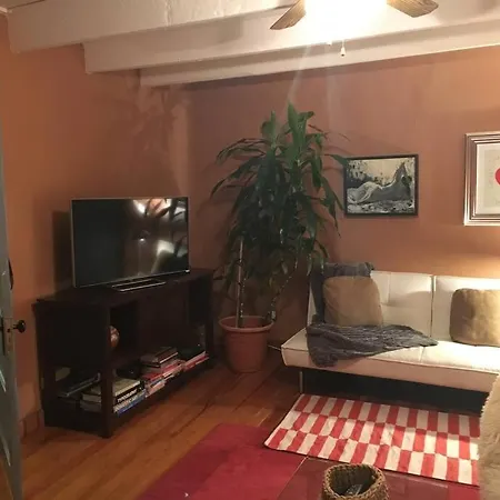 Romantic Amor~ Great Location, Park View, Historic East Side Santa Fe
